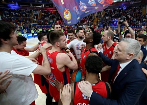 Матч баскетболистов ЦСКА с работникам завода