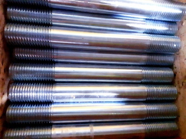 Шпилька по ГОСТ 22039-76 с ввинчиваемым концом, класс точности А